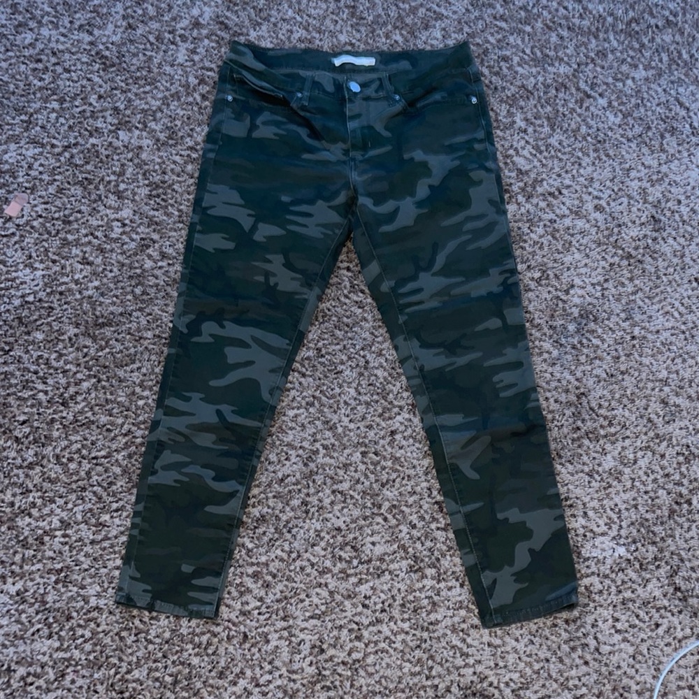 Levi camo skinny jeans